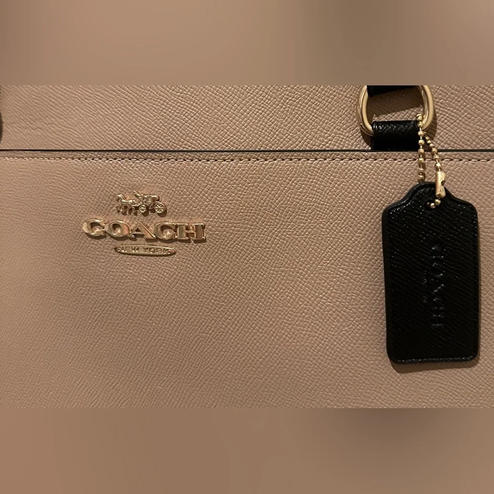 Large Coach Tote - Beige and Black Shoulder Bag with laptop pocket. - Picture 6 of 10